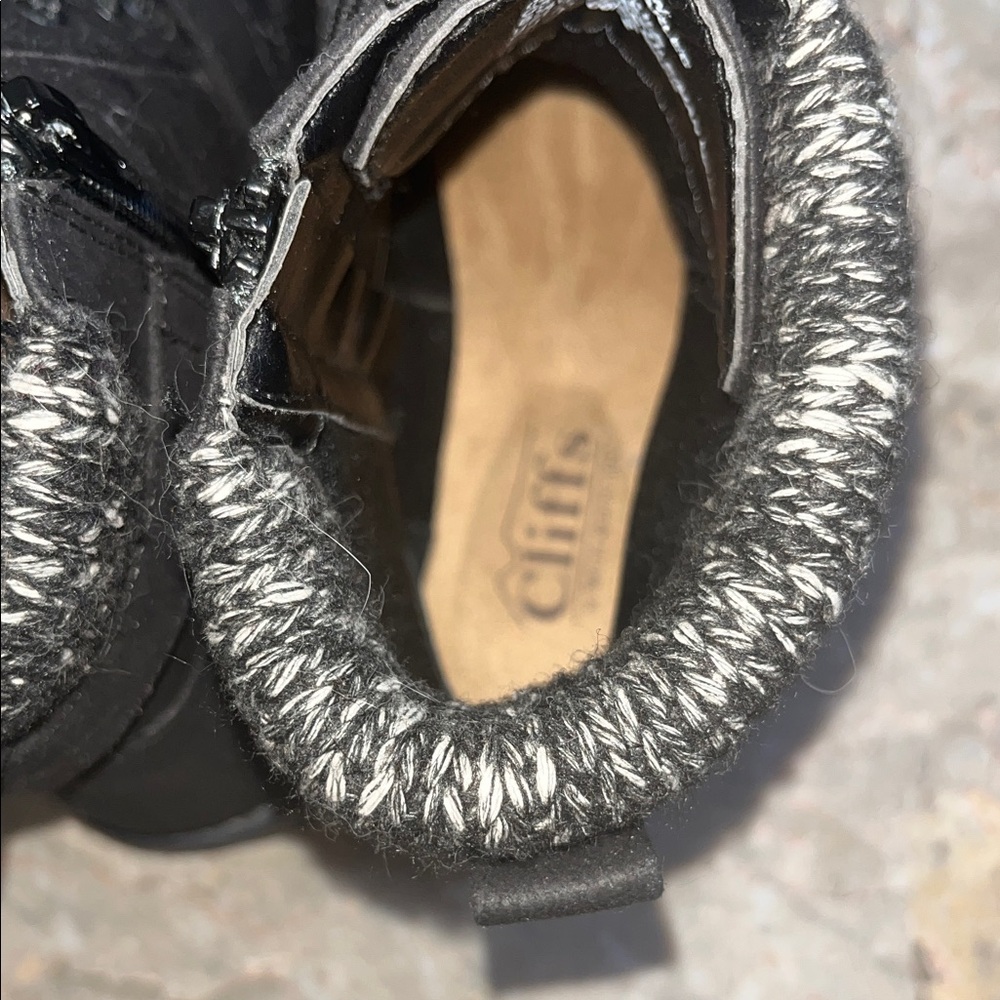 Cliffs goth Black Ankle Boots with Knit Trim - Picture 3 of 7
